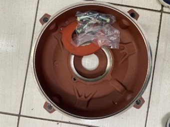 TAMPA DIANTEIRA WEG 200 PARA ROLAMENTO 312 COM VEDAÇÃO TIPO V RING LINHA W21 E W22 COM ANEL  DE FIXAÇÃO E SEM GRAXEIRA